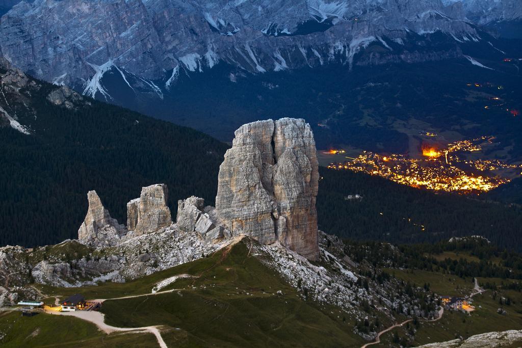 Casa Marmorata Apartment Cortina d'Ampezzo Luaran gambar